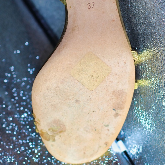 Gucci Gold 'Oh Othilia' Snake Chain Sandals - Picture 8 of 8